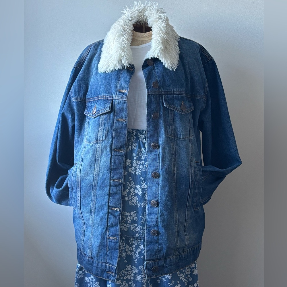 Oversized 90’s Boyfriend denim & faux fur jacket